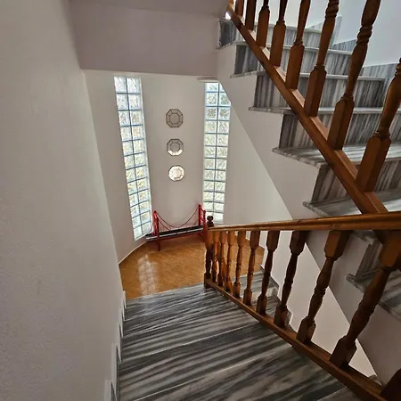 Beachfront Blue Wave In Private Qerret, Albania 格勒姆