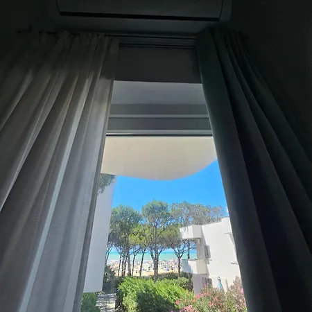 Beachfront Blue Wave In Private Qerret, Albania 别墅 *