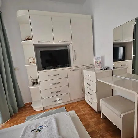 Beachfront Blue Wave In Private Qerret, Albania 别墅 *