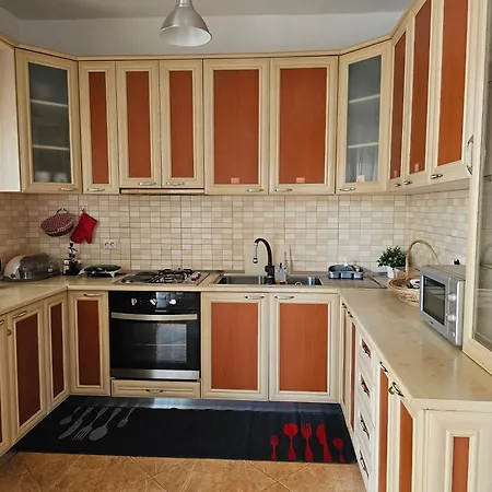 Beachfront Blue Wave In Private Qerret, Albania 格勒姆