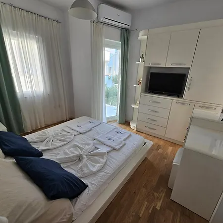 Villa Beachfront Blue Wave With A Private Pool In Qerret, Albania Golem (Tirana)