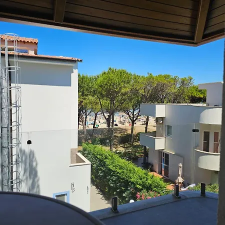 别墅 Beachfront Blue Wave With A Private Pool In Qerret, Albania