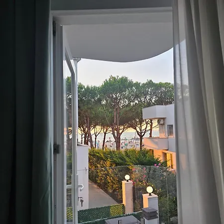 别墅 Beachfront Blue Wave With A Private Pool In Qerret, Albania